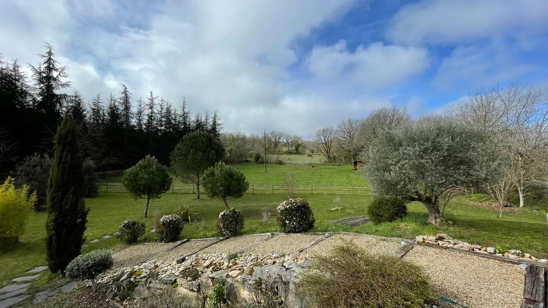Villa Gite Causses Cocottes 4 Epis Gites De France Et 4 Etoiles Meuble De Tourisme Maison D'Architecte Sur 5800 M2 De Terrain Salvagnac-Cajarc France