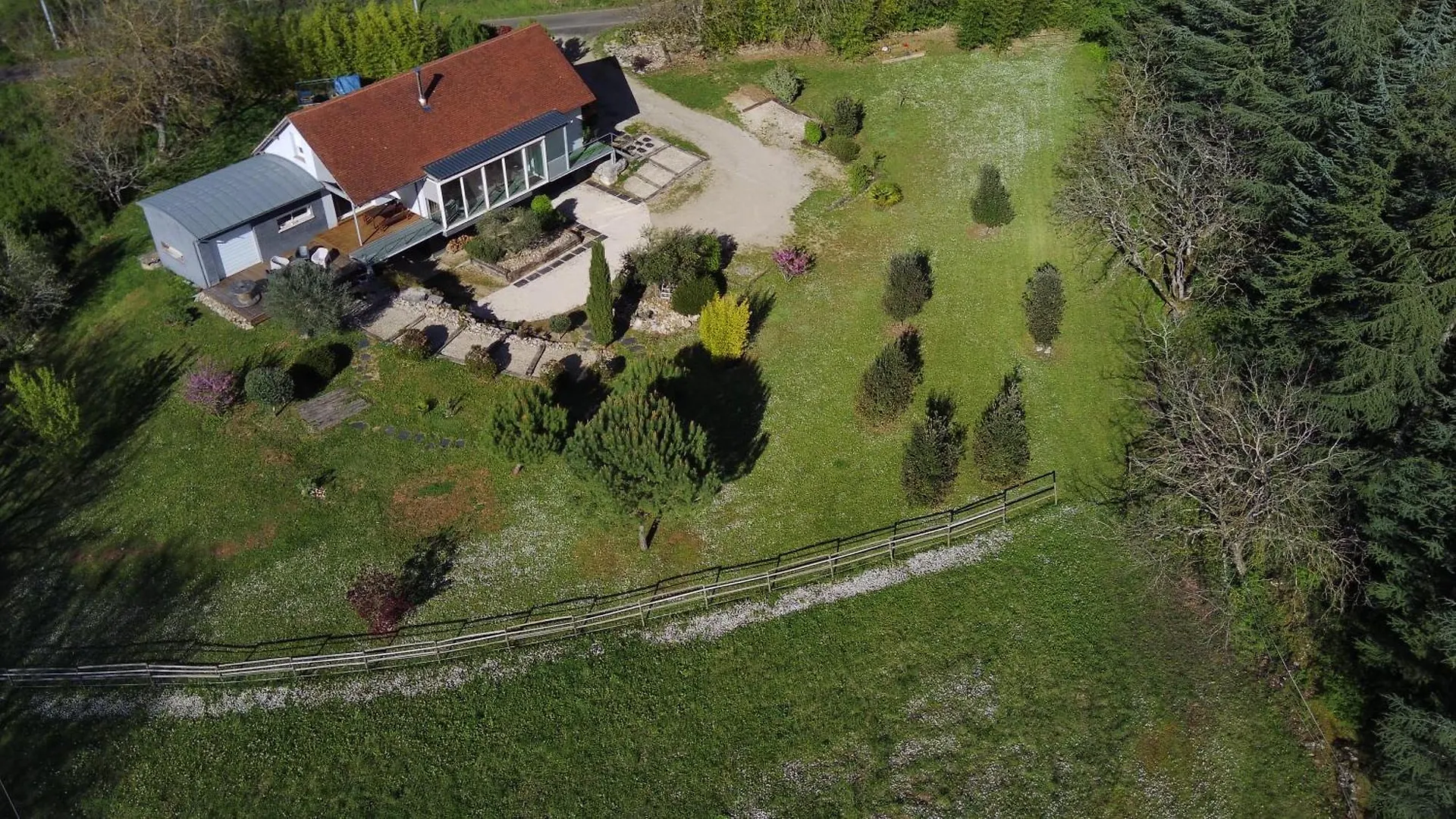 Villa Gite Causses Cocottes 4 Epis Gites De France Et 4 Etoiles Meuble De Tourisme Maison D'Architecte Sur 5800 M2 De Terrain Salvagnac-Cajarc